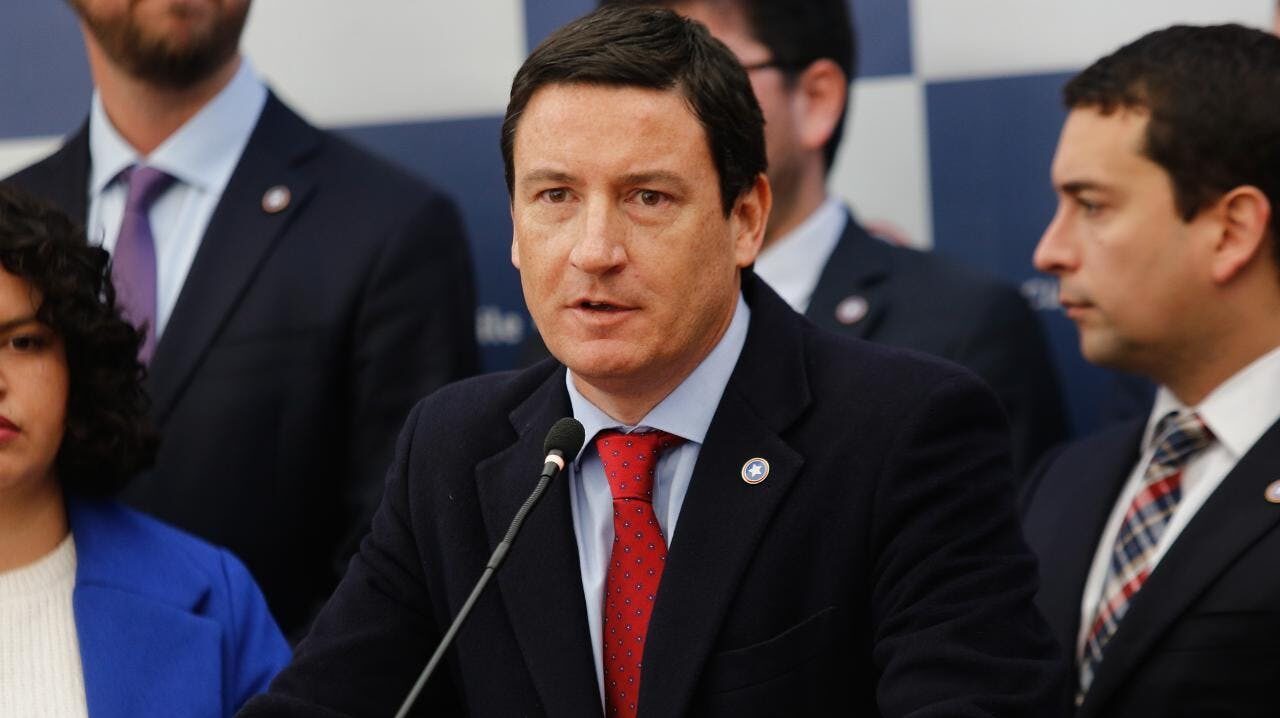 Arturo Squella plantea fusionar Interior y Segegob